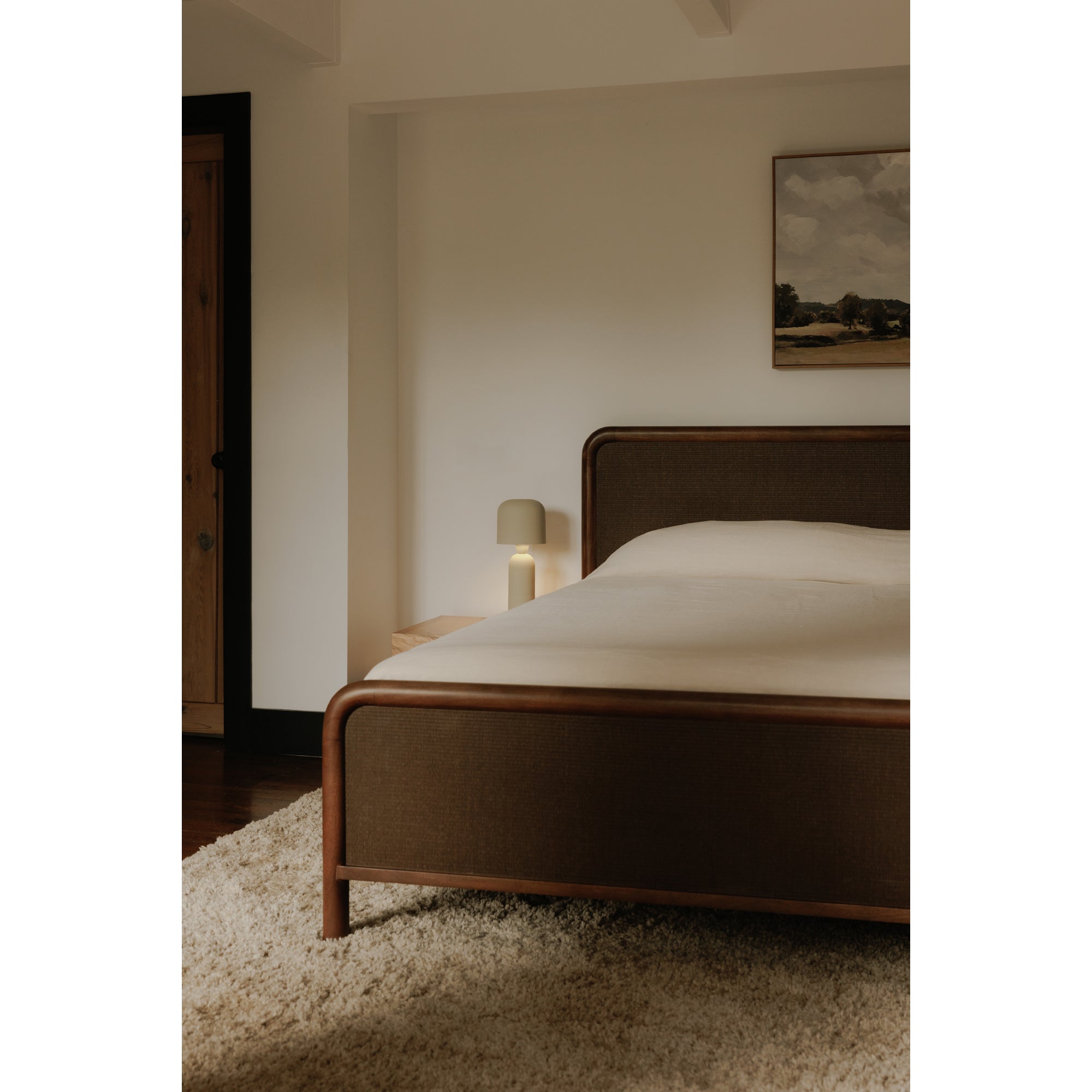 Rye King Bed Warm Brown - 1630Living